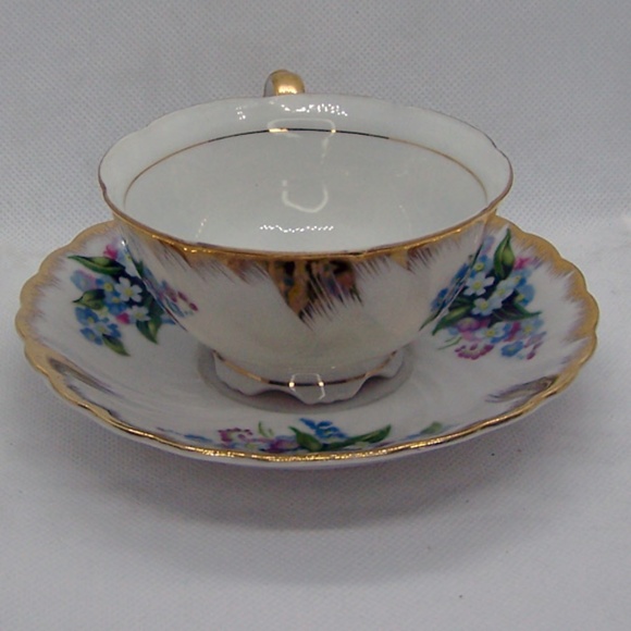 VTG Japanese teacup and saucer set, with a Forget-Me-Not floral pattern and gold - Picture 2 of 11